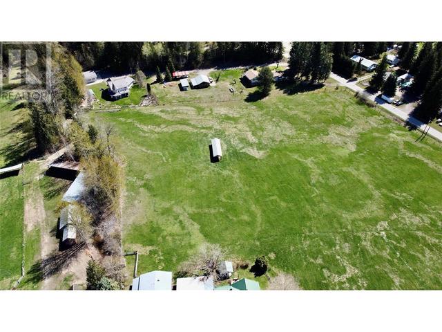 2015 Kerr Road, House detached with 3 bedrooms, 1 bathrooms and 10 parking in Sicamous BC | Image 43