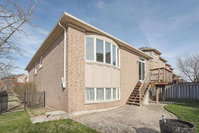 2122 Nightingale Way, House detached with 2 bedrooms, 3 bathrooms and 6 parking in Oakville ON | Image 32