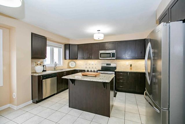 53 Ariel Rd S, House attached with 3 bedrooms, 4 bathrooms and 2 parking in Brampton ON | Image 4