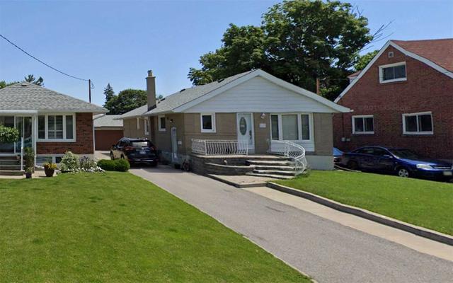 toronto - 81 Waringstown Dr, House detached with 2 bedrooms, 1 bathrooms and 1 parking in Toronto ON | Image 10