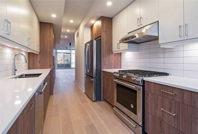213 Chatham Ave, House semidetached with 2 bedrooms, 4 bathrooms and 2 parking in Toronto ON | Image 17