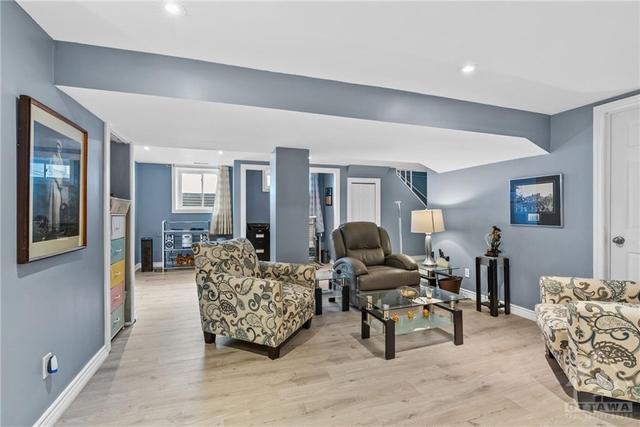 9 Quinpool Crescent, House detached with 4 bedrooms, 2 bathrooms and 3 parking in Ottawa ON | Image 21