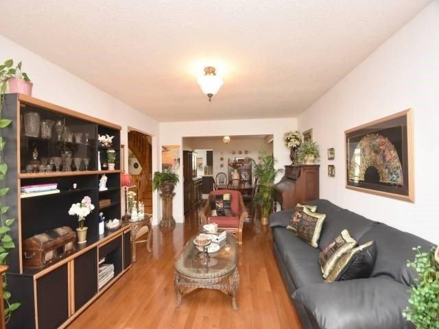 1181 Saginaw Cres, House detached with 4 bedrooms, 5 bathrooms and 4 parking in Mississauga ON | Image 4