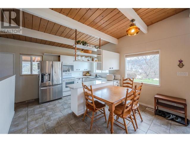 303 Hyslop Drive, House detached with 3 bedrooms, 1 bathrooms and null parking in Okanagan Similkameen F BC | Image 11