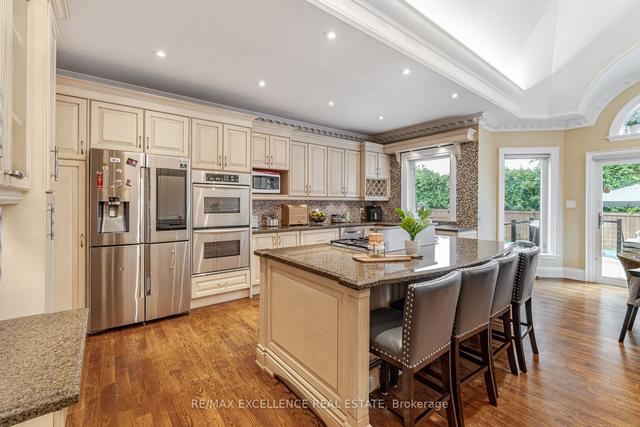 113 Princess Margaret Blvd, House detached with 4 bedrooms, 4 bathrooms and 6 parking in Toronto ON | Image 4