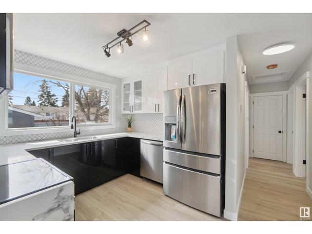 16011 92 Av Nw, House detached with 5 bedrooms, 2 bathrooms and null parking in Edmonton AB | Image 13