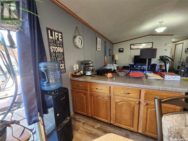 305 5th Avenue, Home with 3 bedrooms, 2 bathrooms and null parking in Caronport SK | Image 15