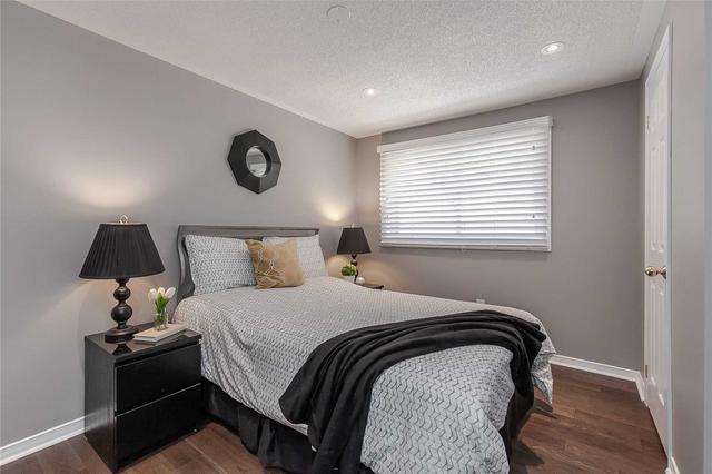 1168 Lansdown Dr, House detached with 4 bedrooms, 3 bathrooms and 4 parking in Oakville ON | Image 29