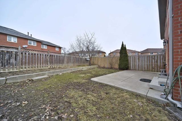 24 Thurso Clse, House semidetached with 3 bedrooms, 2 bathrooms and 3 parking in Vaughan ON | Image 25