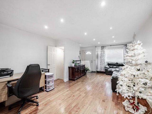 15 Eileen Ave, House detached with 2 bedrooms, 2 bathrooms and 4 parking in Toronto ON | Image 31