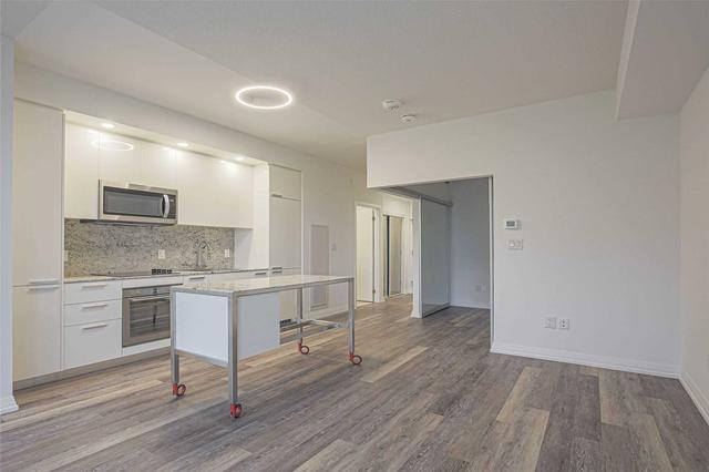 715 - 75 Canterbury Pl, Condo with 2 bedrooms, 2 bathrooms and 1 parking in Toronto ON | Image 9