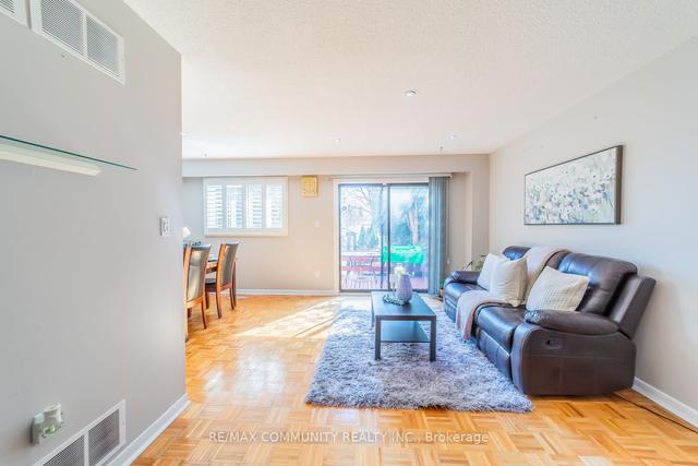43 Buckhurst Cres, House attached with 3 bedrooms, 2 bathrooms and 3 parking in Toronto ON | Image 38