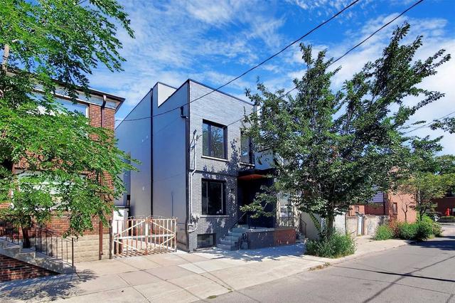 26 Henderson Ave, House semidetached with 3 bedrooms, 4 bathrooms and 1 parking in Toronto ON | Image 1