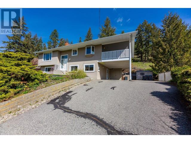 1276 Rio Drive, House detached with 4 bedrooms, 2 bathrooms and 6 parking in Kelowna BC | Image 4