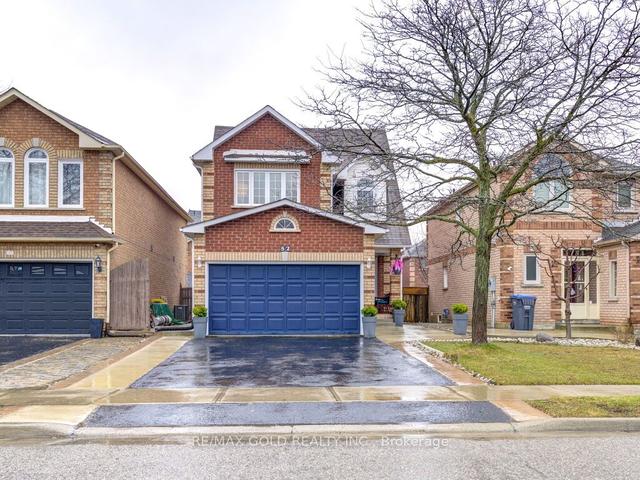52 Sunley Cres, House detached with 3 bedrooms, 4 bathrooms and 3.5 parking in Brampton ON | Image 1