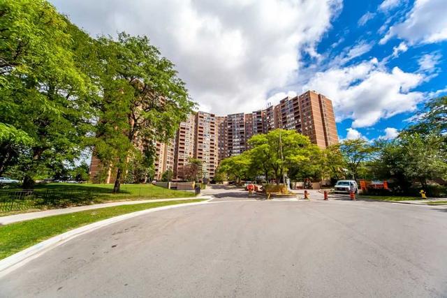 ph01 - 716 The West Mall Circ, Condo with 3 bedrooms, 2 bathrooms and 1 parking in Toronto ON | Image 1