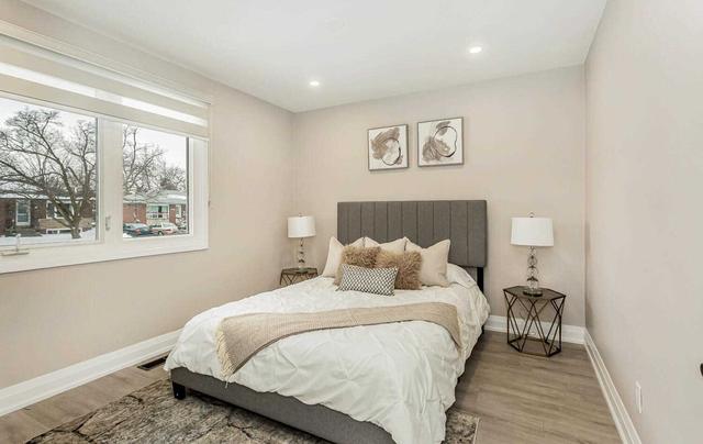 38 Carlyle Cres, House detached with 3 bedrooms, 3 bathrooms and 5 parking in Brampton ON | Image 9