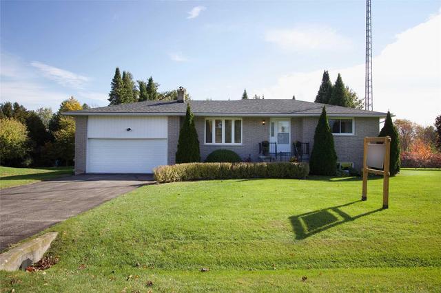 320 Sail Vista Dr, House detached with 2 bedrooms, 1 bathrooms and 6 parking in Kawartha Lakes ON | Image 1