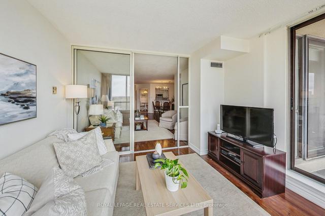 908 - 22 Clarissa Dr, Condo with 2 bedrooms, 2 bathrooms and 1 parking in Richmond Hill ON | Image 9