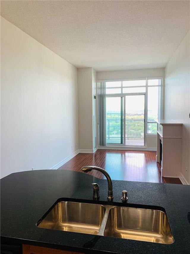uph09 - 17 Barberry Pl, Condo with 1 bedrooms, 1 bathrooms and 1 parking in Toronto ON | Image 9