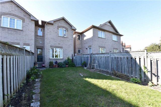 80 Carousel Cres, House attached with 3 bedrooms, 3 bathrooms and 2 parking in Richmond Hill ON | Image 17