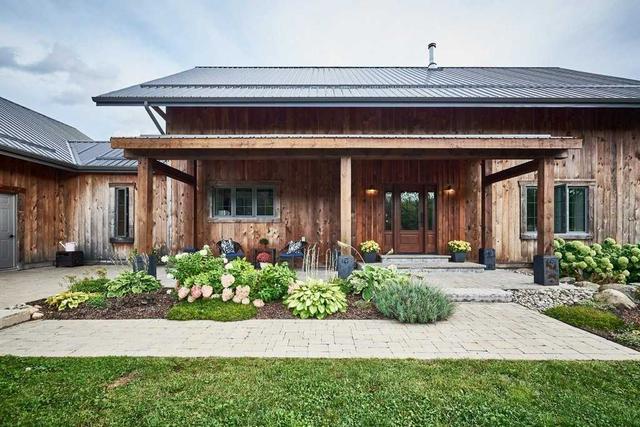 896 Telecom Rd, House detached with 3 bedrooms, 3 bathrooms and 27 parking in Kawartha Lakes ON | Image 34