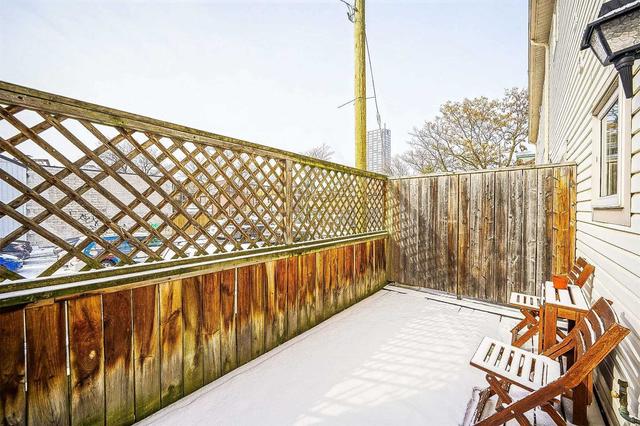 180 Mccaul St, House attached with 3 bedrooms, 2 bathrooms and 1 parking in Toronto ON | Image 5