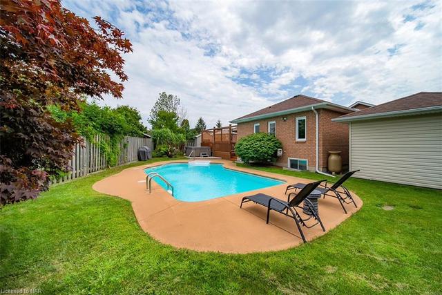 7967 Oakridge Drive, House detached with 5 bedrooms, 3 bathrooms and 8 parking in Niagara Falls ON | Image 19