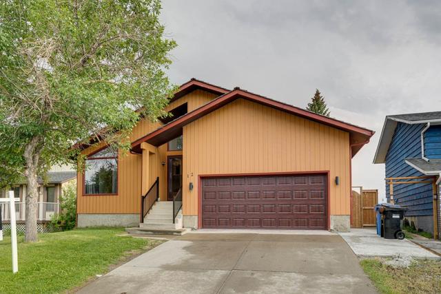 12 Castlefall Grove Ne, House detached with 6 bedrooms, 4 bathrooms and 4 parking in Calgary AB | Image 34