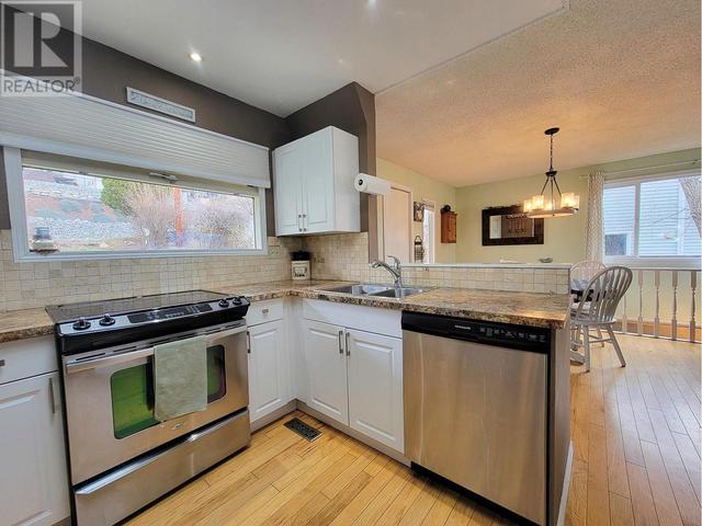6652 Southwind Road, House detached with 4 bedrooms, 2 bathrooms and 5 parking in Vernon BC | Image 6