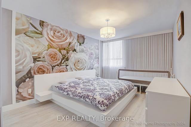 1911 - 1 Massey Sq, Condo with 2 bedrooms, 1 bathrooms and 1 parking in Toronto ON | Image 1