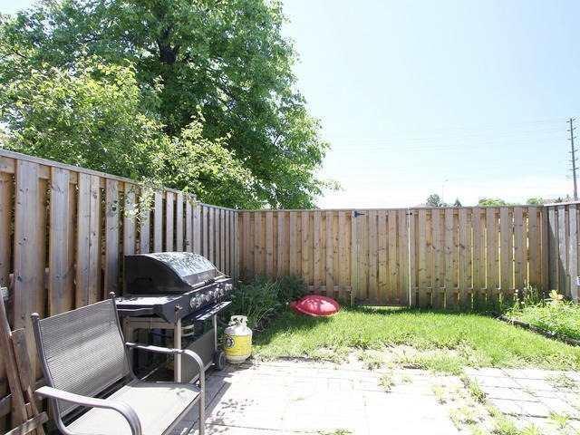 144 Moregate Cres, Townhouse with 3 bedrooms, 2 bathrooms and 2 parking in Brampton ON | Image 17