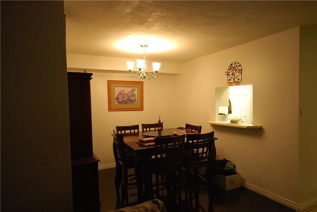 1001 - 285 Enfield Pl, Condo with 2 bedrooms, 2 bathrooms and 1 parking in Mississauga ON | Image 2