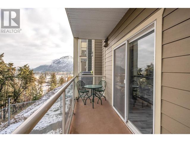 106 - 2120 Shannon Ridge Drive, Condo with 2 bedrooms, 2 bathrooms and null parking in West Kelowna BC | Image 25