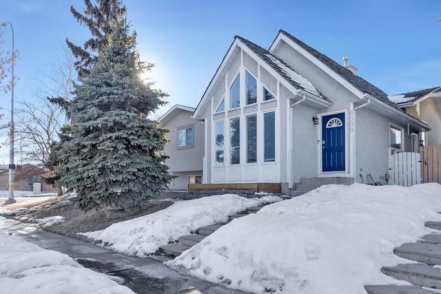 6509 68 Street Ne, House detached with 3 bedrooms, 1 bathrooms and 2 parking in Calgary AB | Image 9