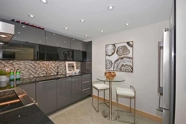 1910 - 15 Maitland Pl, Condo with 2 bedrooms, 1 bathrooms and 1 parking in Toronto ON | Image 14