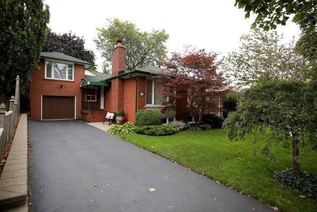 31 Risdon Crt, House detached with 3 bedrooms, 3 bathrooms and 2 parking in Toronto ON | Image 2