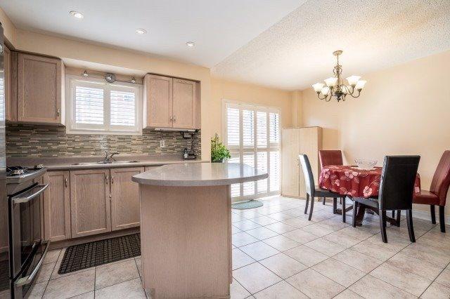 228 Kelso Cres, House attached with 3 bedrooms, 4 bathrooms and 2 parking in Vaughan ON | Image 8