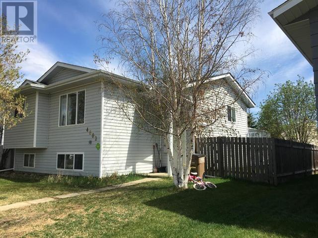 4602 33 Street, House detached with 3 bedrooms, 2 bathrooms and null parking in Athabasca AB | Card Image
