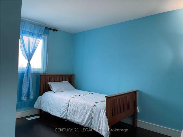 48 Jacobs Sq, House attached with 3 bedrooms, 2 bathrooms and 3 parking in Brampton ON | Image 26