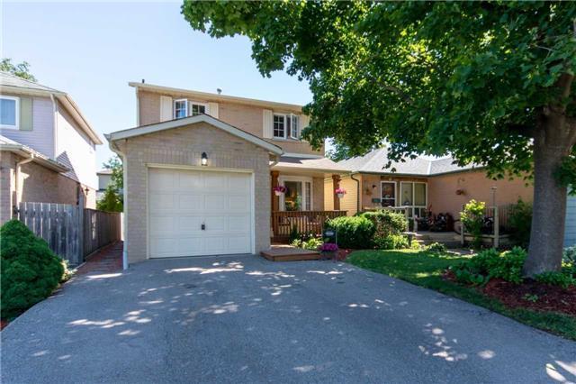 6069 Fullerton Cres, House detached with 3 bedrooms, 2 bathrooms and 2 parking in Mississauga ON | Image 2