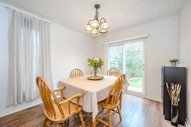 53 Thompson Dr, House detached with 4 bedrooms, 5 bathrooms and 3 parking in Guelph ON | Image 5