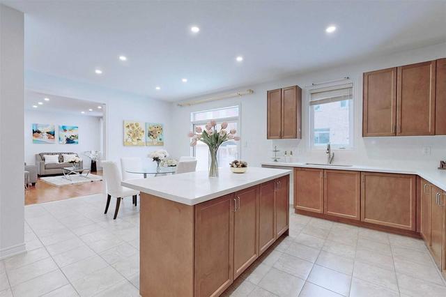 66 Kentland St, House detached with 5 bedrooms, 4 bathrooms and 6 parking in Markham ON | Image 7
