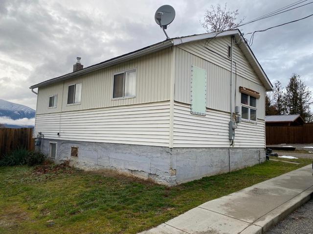 229 9th Avenue S, House detached with 2 bedrooms, 1 bathrooms and null parking in Creston BC | Image 18