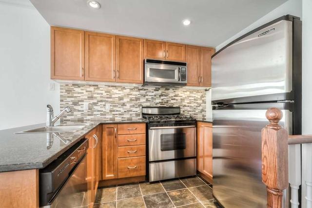 th17 - 6 Wellesley Pl, House attached with 2 bedrooms, 2 bathrooms and 1 parking in Toronto ON | Image 2