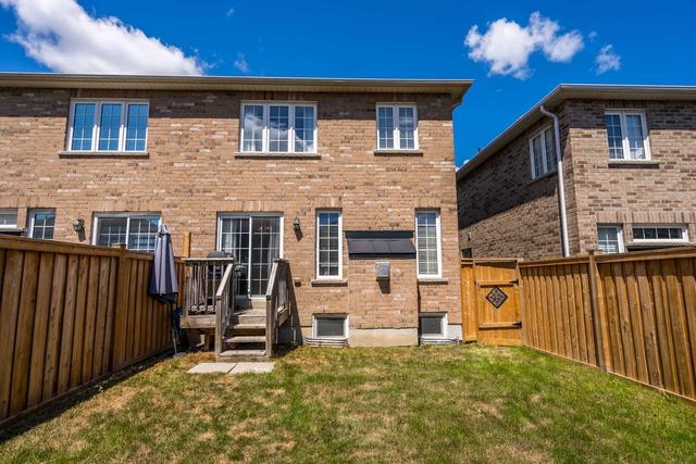 29 Keywood St, House attached with 3 bedrooms, 3 bathrooms and 3 parking in Ajax ON | Image 16