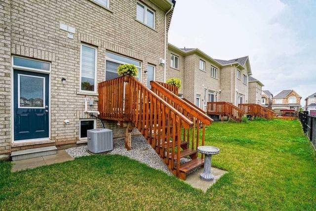 27 Hogan Manor Dr, House attached with 3 bedrooms, 3 bathrooms and 3 parking in Brampton ON | Image 26