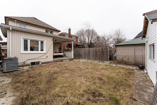 73 Buttonwood Ave, House detached with 3 bedrooms, 3 bathrooms and 2 parking in Toronto ON | Image 7