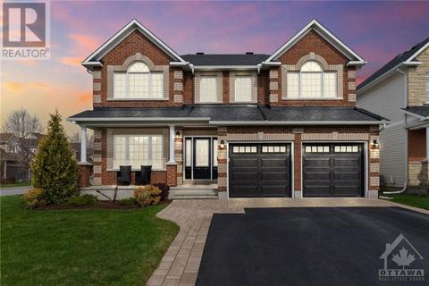 1692 Liberty Way, House detached with 4 bedrooms, 2 bathrooms and 6 parking in Ottawa ON | Card Image