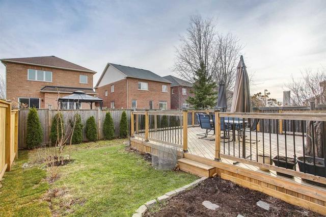 110 Thatcher Cres, House detached with 4 bedrooms, 4 bathrooms and 5 parking in East Gwillimbury ON | Image 32